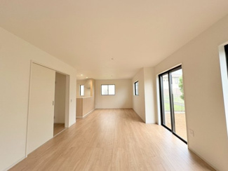 【居間・リビング】 | 坂戸市片柳　新築分譲　東武東上線『北坂戸駅』徒歩17分　【片柳小学区】