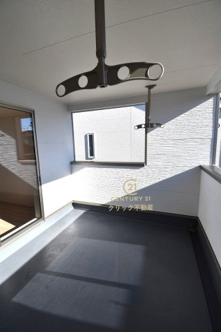 Cradlegarden　 ひたちなか市平磯遠原町　第1　1のバルコニー|晴れた日にお洗濯物やお布団を一気に干すのも気持ちがいい♪インナーバルコニーなのでお天気の急変にも慌てません。安心してお出掛けできますね。