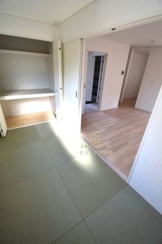 Cradlegarden　 ひたちなか市平磯遠原町　第1　1の和室|ペタンと座ったり寝転んだりできる和室はキッズルームにもピッタリ！お子様の遊ぶ様子やお昼寝をリビングから見守れます。寒い季節のこたつコーナーにも◎