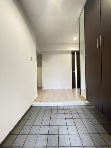 パレグレィス・ヒエダの玄関