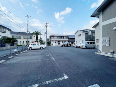 【駐車場】 | リビングタウン南八木