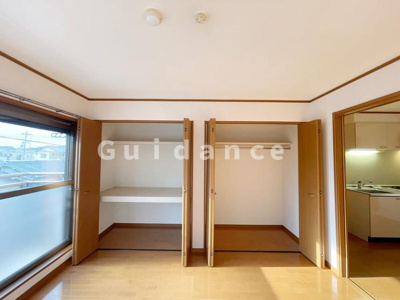 【洋室】 | リビングタウン南八木