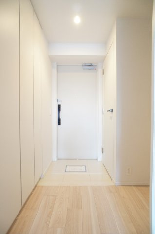 プライムメゾン江古田の杜イーストの玄関