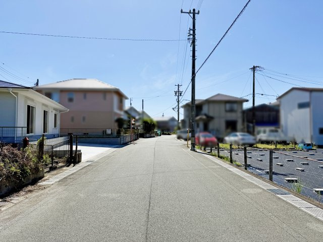 【前面道路含む現地写真】 | 津市河芸町上野 | 前面道路