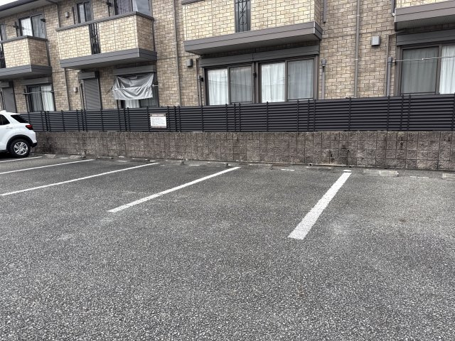 ラフレシール　A棟の駐車場
