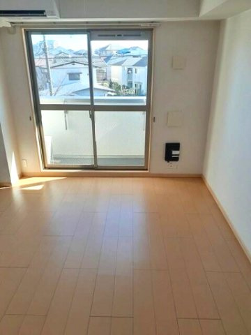 エルパーレ大泉学園の居間・リビング