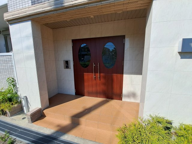 甲子園ガーデンズのエントランス