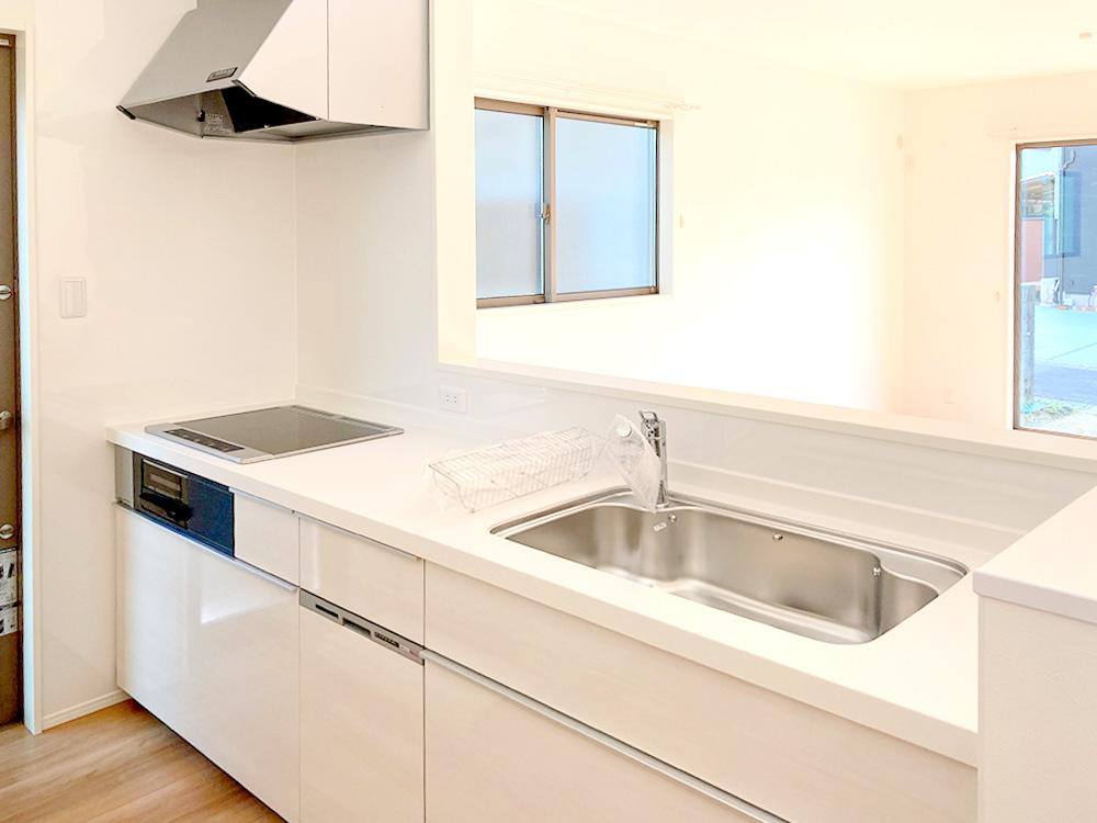 松山市小栗１丁目のキッチン|お料理しやすいキッチンです※施工事例です。実物とは異なります。