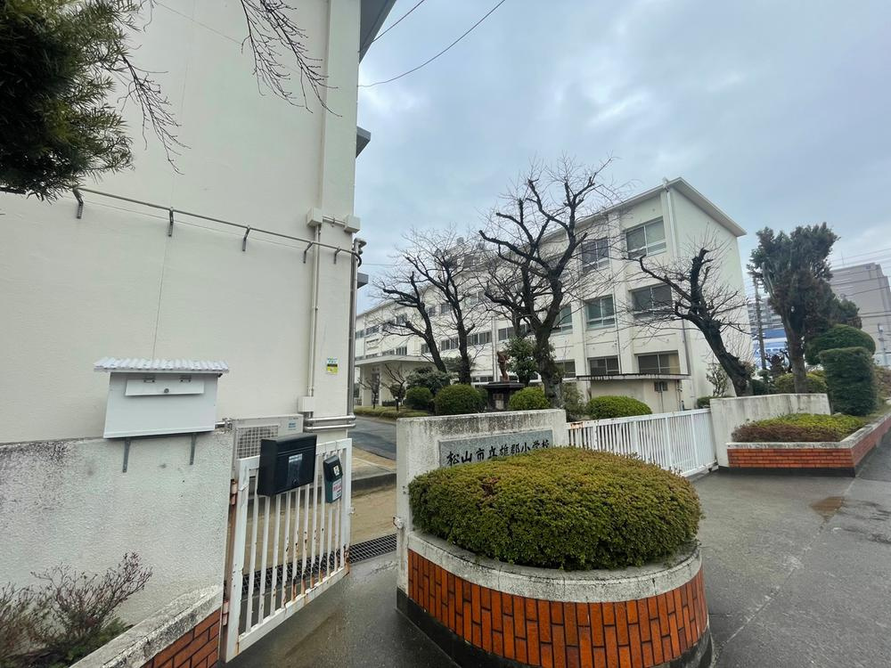 松山市小栗１丁目の周辺