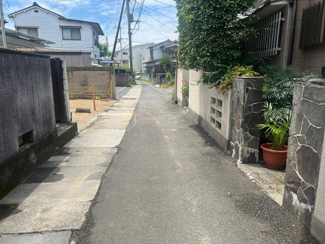 松山市小栗１丁目の前面道路含む現地写真|前面道路含む現地写真です