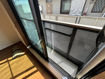 【バルコニー】 | ラヴィアン・ローズ