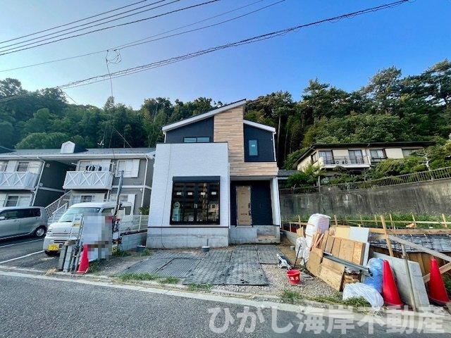 藤沢市城南２丁目　新築戸建　全2棟の外観|8月4日撮影　建築中　現地外観