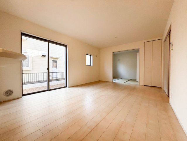 八潮市　木曽根　新築戸建　全1棟の居間・リビング|施工例です