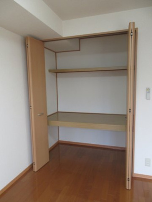 【収納】 | サニーコーポ | 洋室2・収納