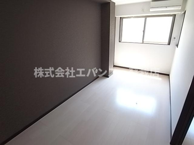 【寝室】 | ゴールドスター | 落ち着いた色調の寝室です