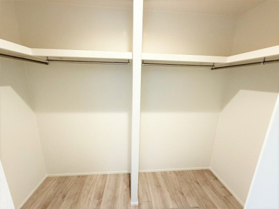 【収納】 | 【仲介手数料６００万円が無料！！】■尾山台駅４分■５ＬＤＫ■プレミアム仕様 | 【諸費用６００万円ＯＦＦ！！】
■尾山台駅４分
■４ＬＤＫ＋車庫＋ルーフバルコニー
■プレミアム仕様デザインハウス
■ＬＤＫは天井が吹抜けで豪快
■ＺＥＨ水準住宅
■省エネ性能ラベル
■内覧可能