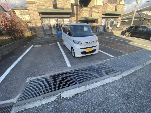 ヴィラウィッシュＡの駐車場