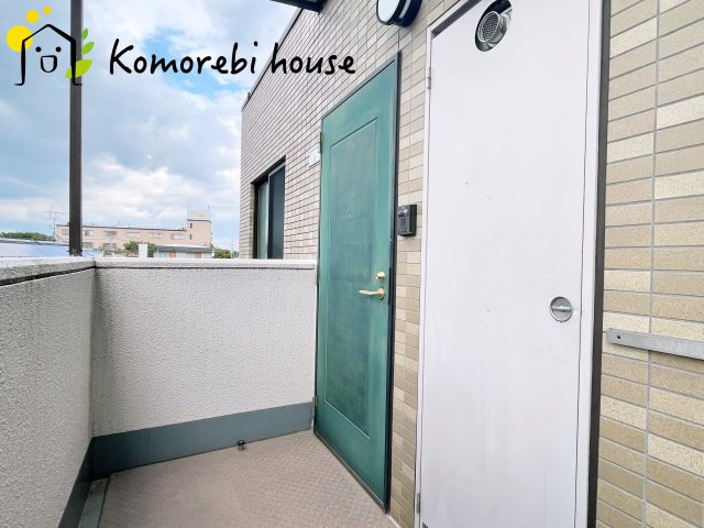 大宮公園ダイカンプラザの玄関