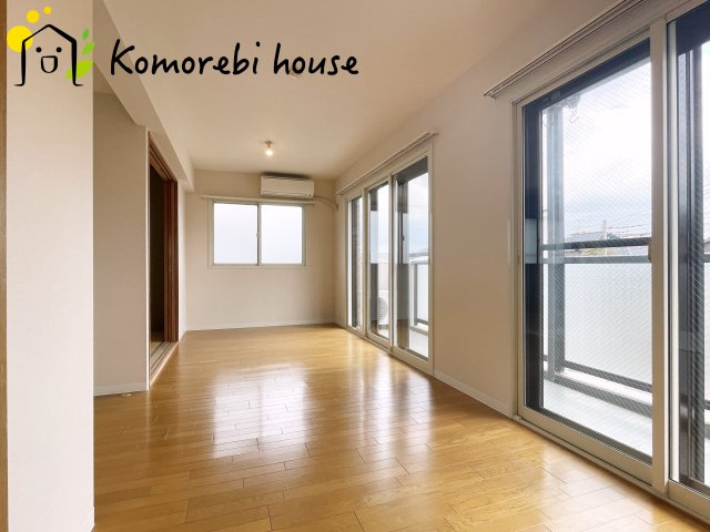 大宮公園ダイカンプラザの居間・リビング