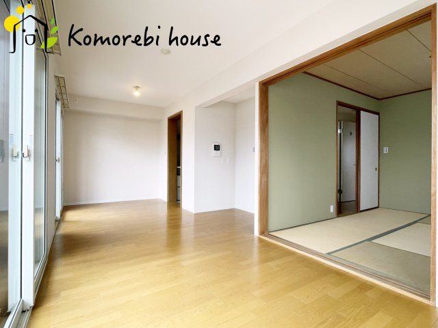 大宮公園ダイカンプラザの居間・リビング