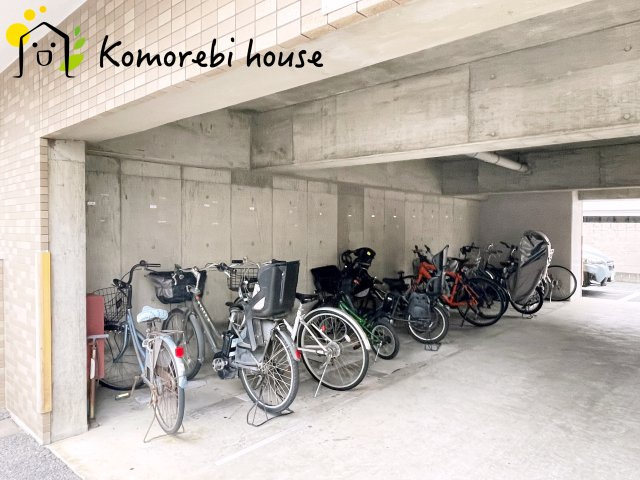 大宮公園ダイカンプラザの駐輪場