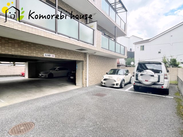 大宮公園ダイカンプラザの駐車場