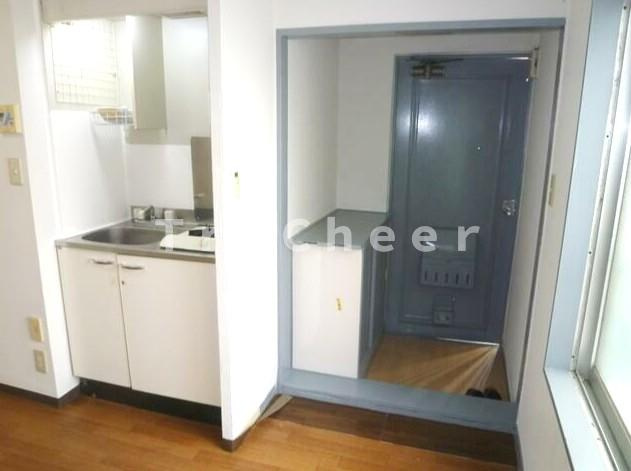 王子一番街ビルの玄関