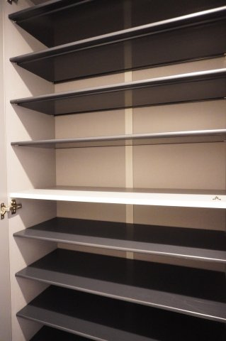 越谷ファミリータウン C棟の玄関|シューズボックス