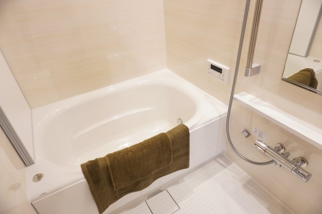 越谷ファミリータウン C棟の浴室