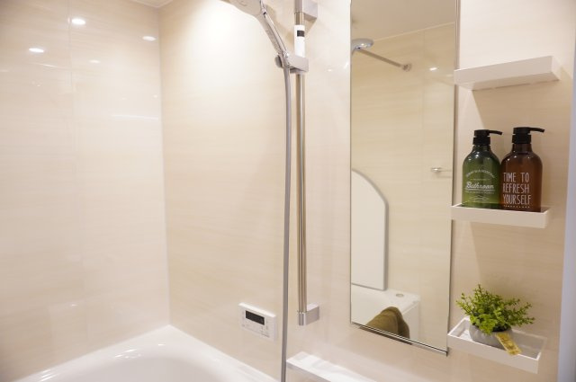 越谷ファミリータウン C棟の浴室