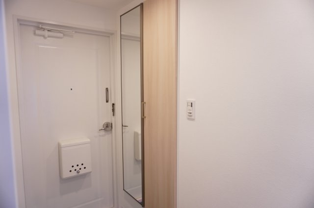 越谷ファミリータウン C棟の玄関