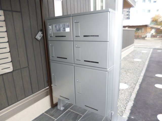 倉敷市川西町のアパートのその他共用部分|宅配ボックス完備