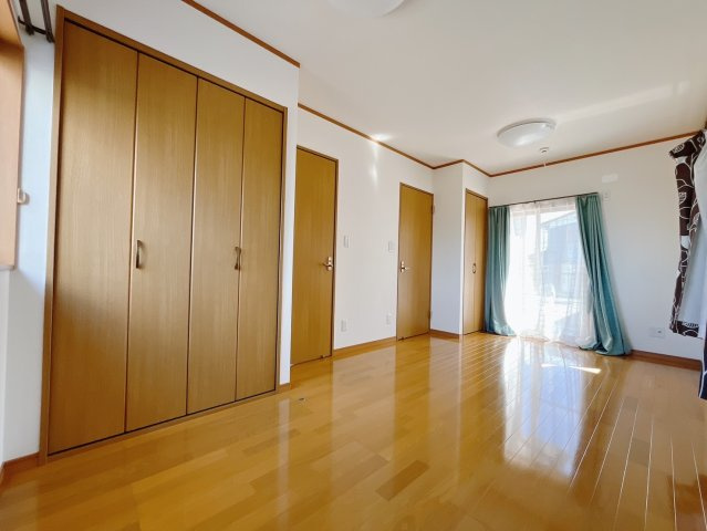 【中古戸建】児玉郡上里町大字七本木の洋室|■洋室｜子供部屋のメリットは「自立心を養うことができる」「自分で整理整頓できるようになる」そして、お子様が成長した際には「プライバシーを確保できる」といい事だらけ♪