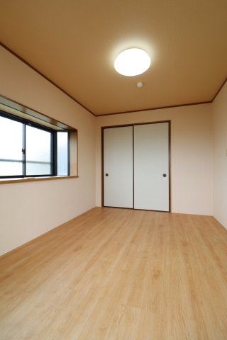 アーバンヒル広川の洋室