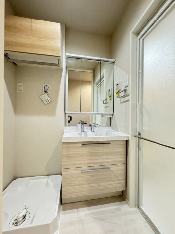  ルミエール　ドゥ―スの独立洗面台