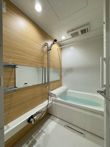  ルミエール　ドゥ―スの浴室