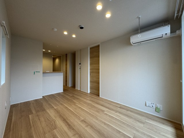  ルミエール　ドゥ―スの居間・リビング|LDKには既に照明設置済み♪