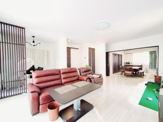 【居間・リビング】 | 【リビング】暮らしの中心となるリビングは、家族みんなが心地よく過ごせる癒しの空間ですよ！