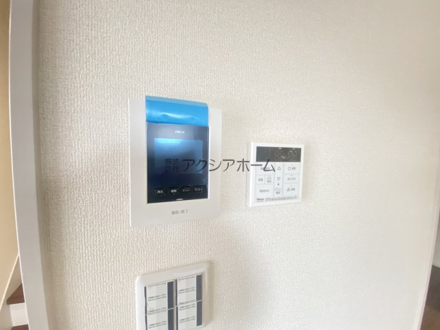 飯能市双柳・全11棟　新築一戸建　8号棟　の設備|TVモニター付インターホン・給湯器スイッチパネル
