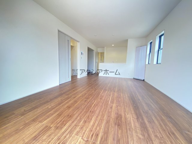 飯能市双柳・全11棟　新築一戸建　8号棟　の居間・リビング