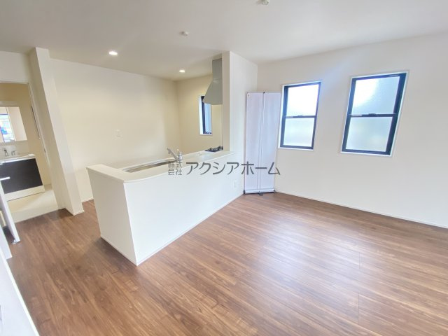 飯能市双柳・全11棟　新築一戸建　8号棟　の居間・リビング