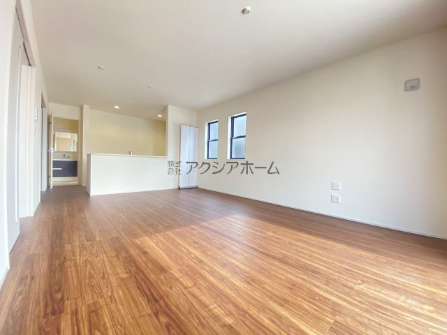 飯能市双柳・全11棟　新築一戸建　8号棟　の居間・リビング