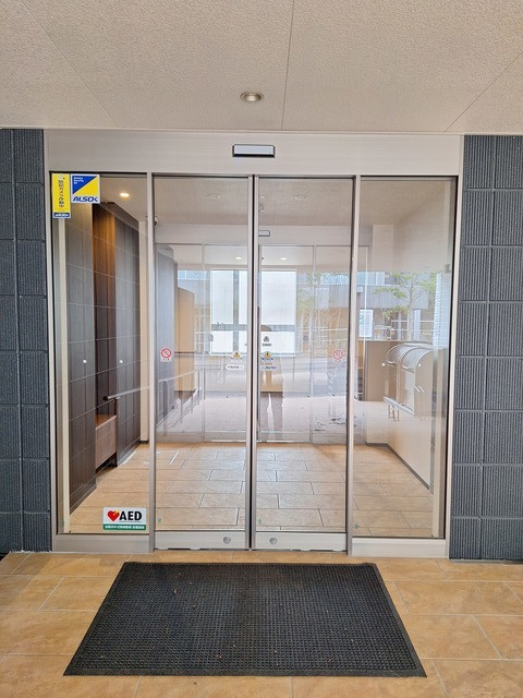 （シニア限定）ソレアード三田のセキュリティ|玄関ドア２重の防犯ラインで侵入者を防ぎます