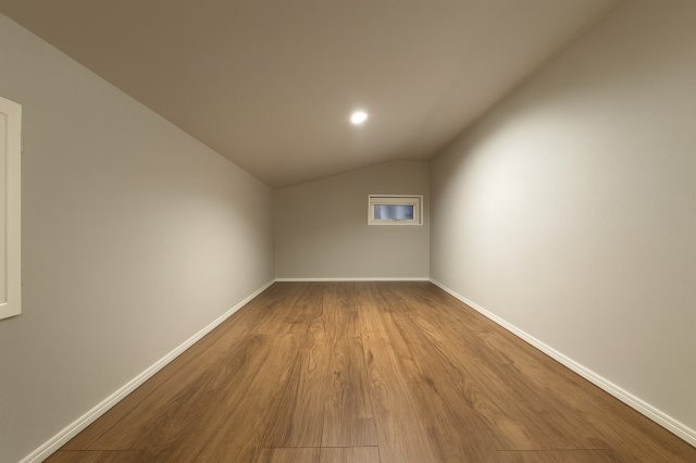 中央区弁天橋通1丁目　中古戸建のその他|2階の階段を登ると小屋裏収納約4帖があります