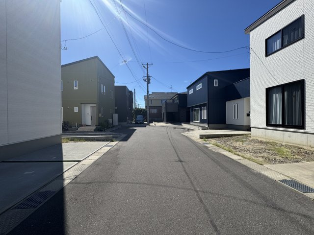 中央区弁天橋通1丁目　中古戸建の前面道路含む現地写真