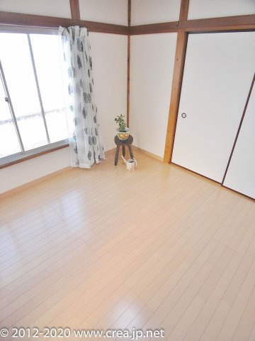 金子コーポの洋室