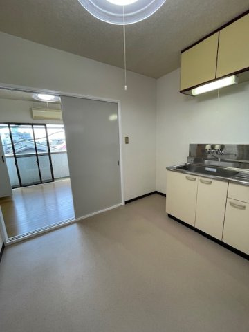 アシックハイツの居間・リビング