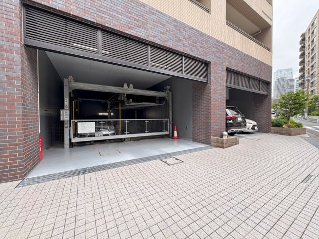 パークハビオ赤坂氷川町の駐車場
