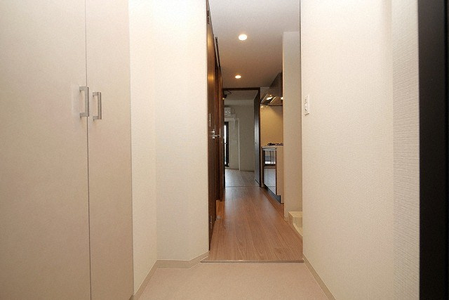 バウスフラッツ新大阪の玄関