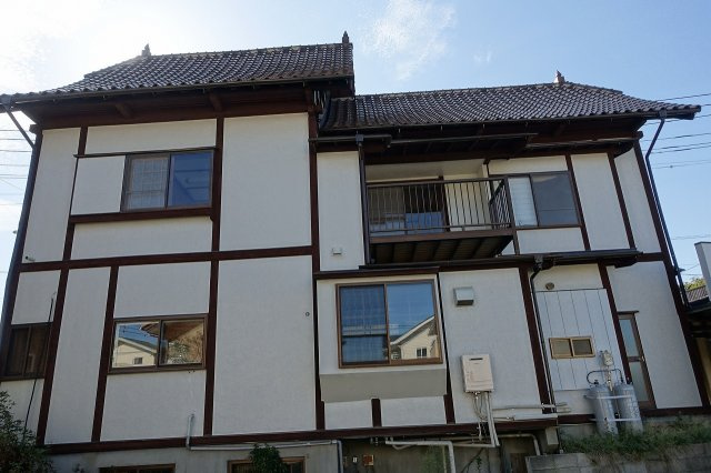 高崎市金井淵町　【地上２階・地下１階・屋根裏部屋】リフォーム住宅の外観